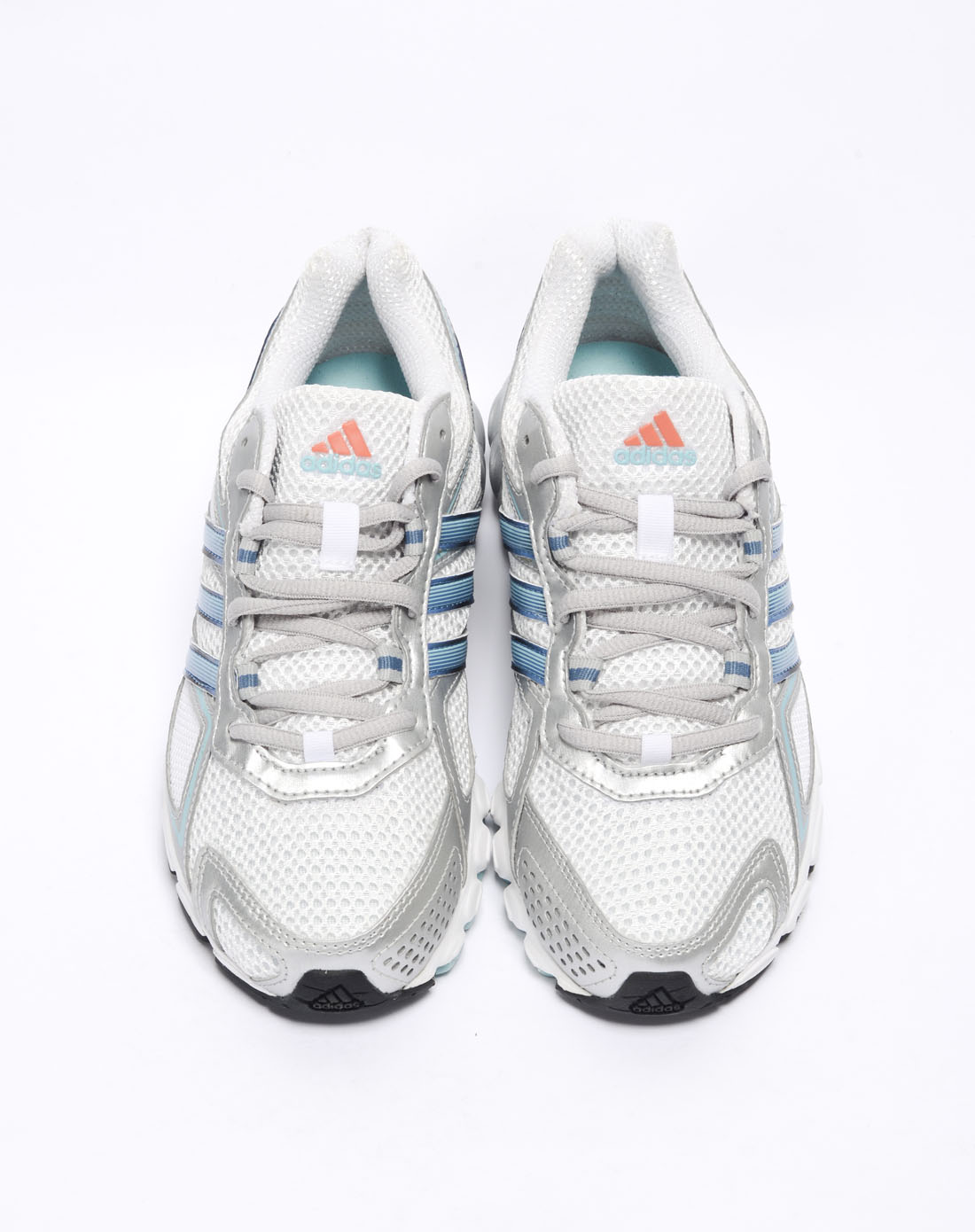 阿迪达斯adidas女子白色跑步鞋G24824