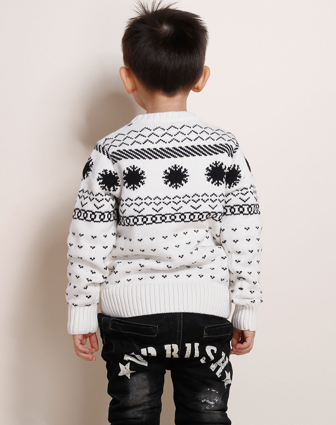 品牌-3--夜场男童米白色圆领图案长袖毛衣m11