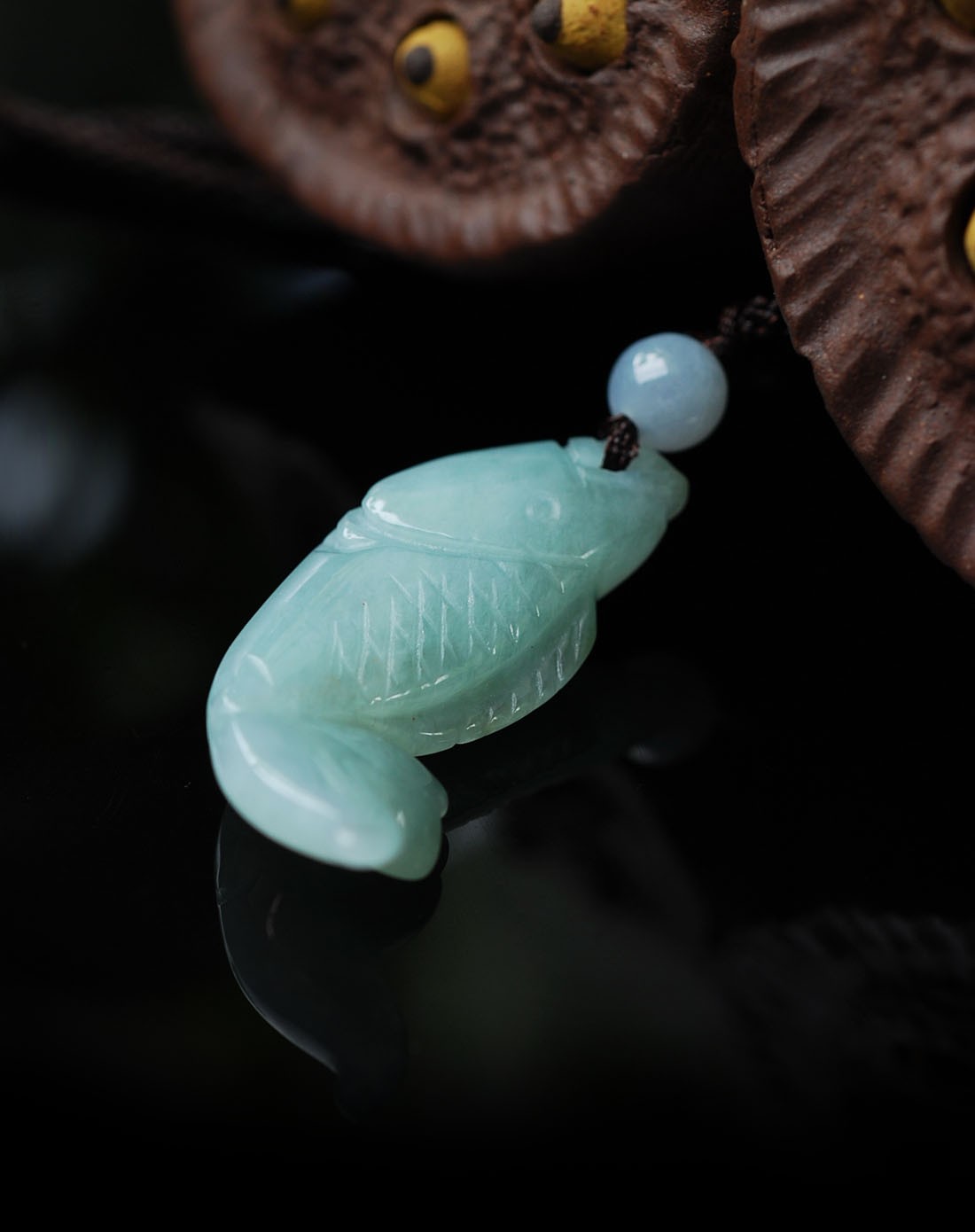 天然a货翡翠豆种年年有余吊坠(附证书)