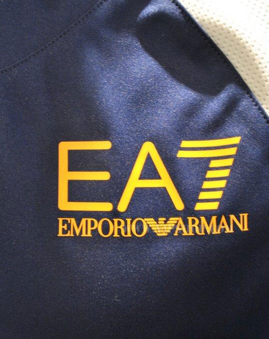 armani ea7 男士百搭短袖t恤白/深蓝色