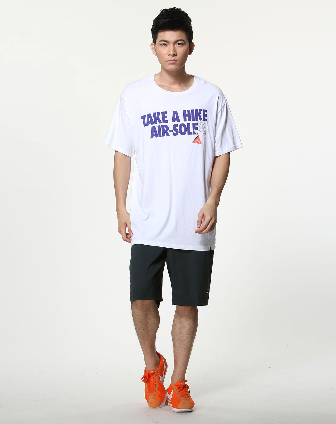 耐克nike男装专场-男款白底紫色印字短袖圆领t恤