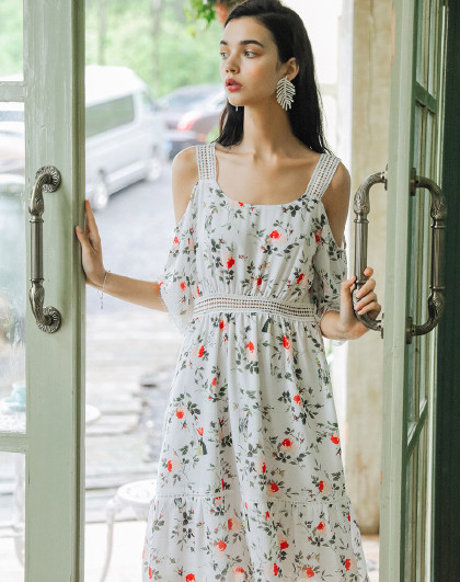 新款露肩吊带裙碎花小仙女裙淑女中袖连衣裙