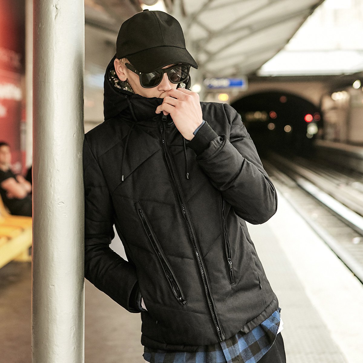 男士羽绒服轻薄短款连帽修身外套青年保暖冬季羽绒衣潮