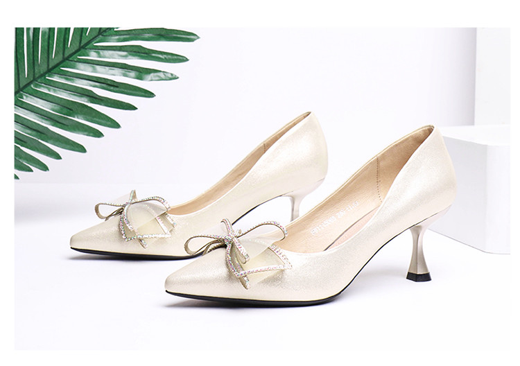 跟单鞋女复古婚鞋细跟增高浅口女鞋高跟鞋新款气质通勤套脚小皮鞋百搭