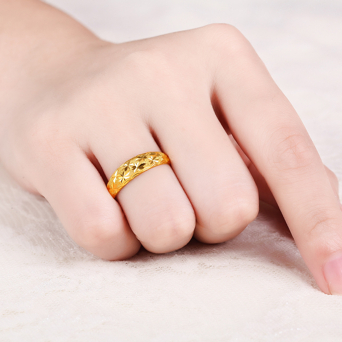 黄金戒指女送妈妈活口金戒指黄金女戒