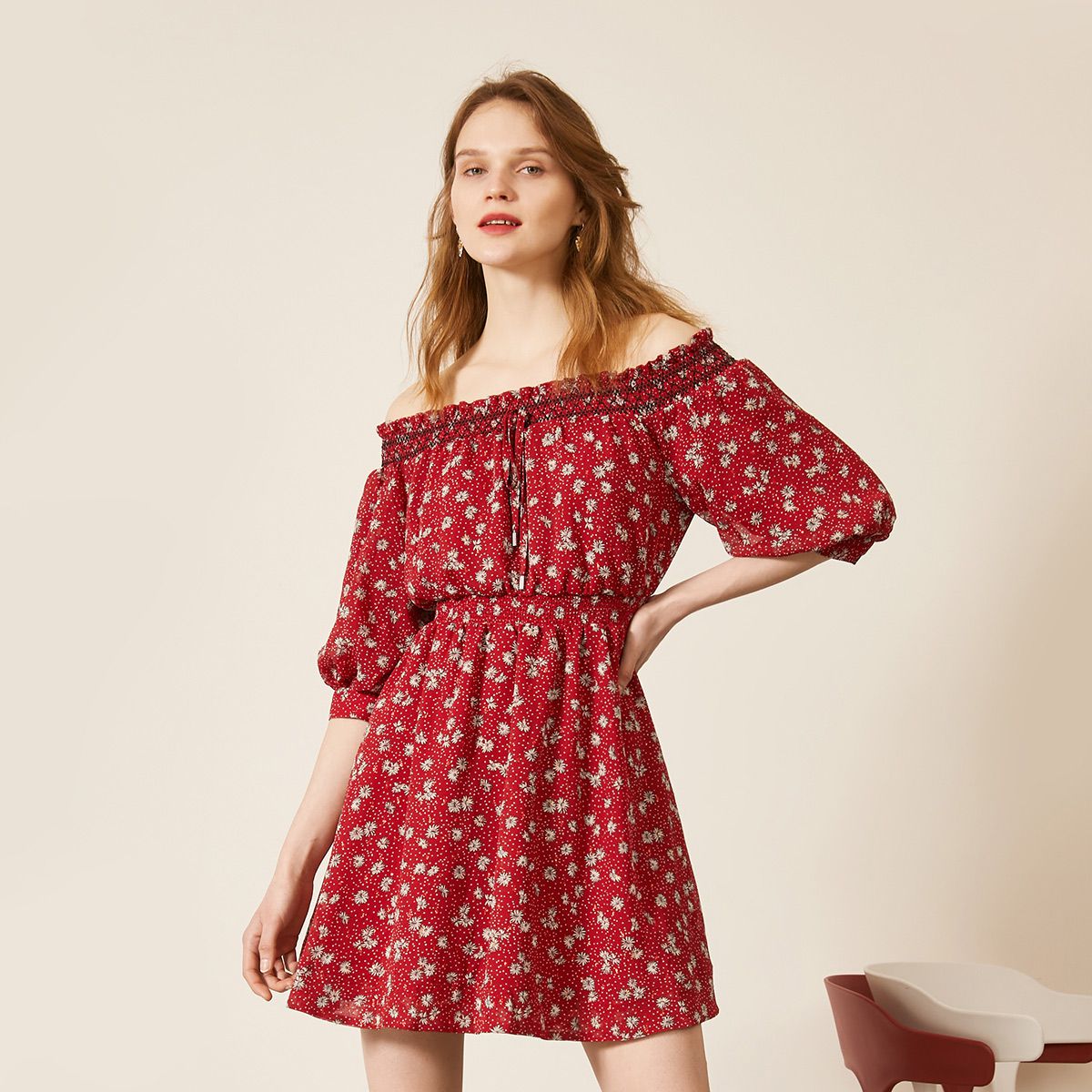 only连衣裙怎么样 收到货迫不及待拆开试穿,一字肩._什么值得买