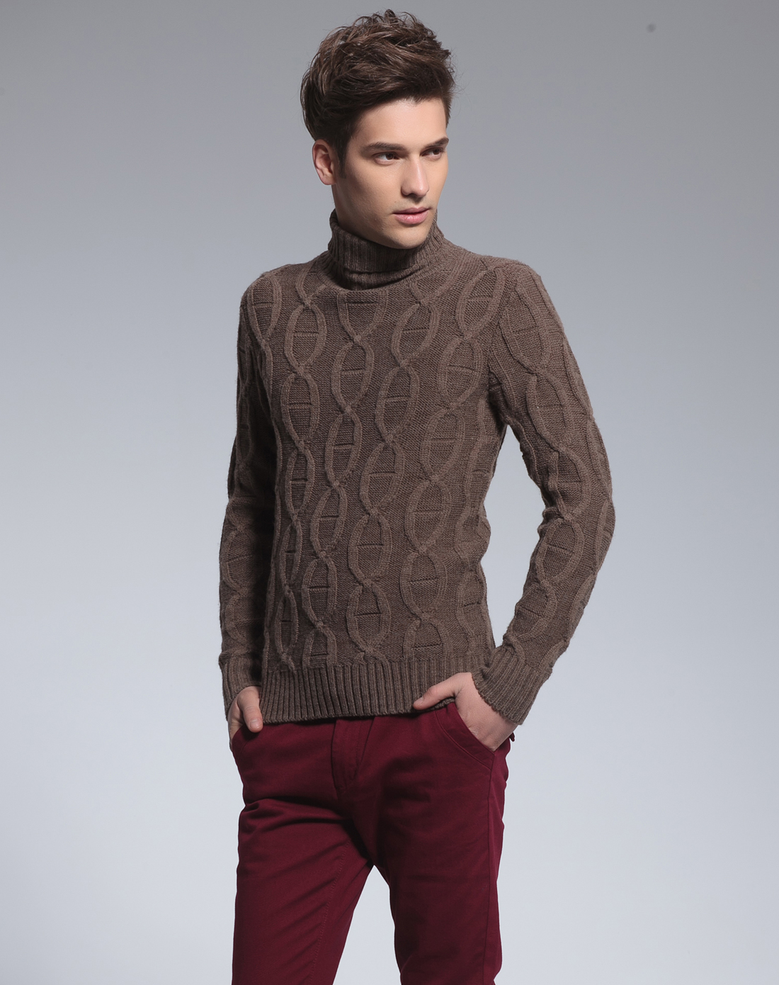 男士亚麻色毛衫