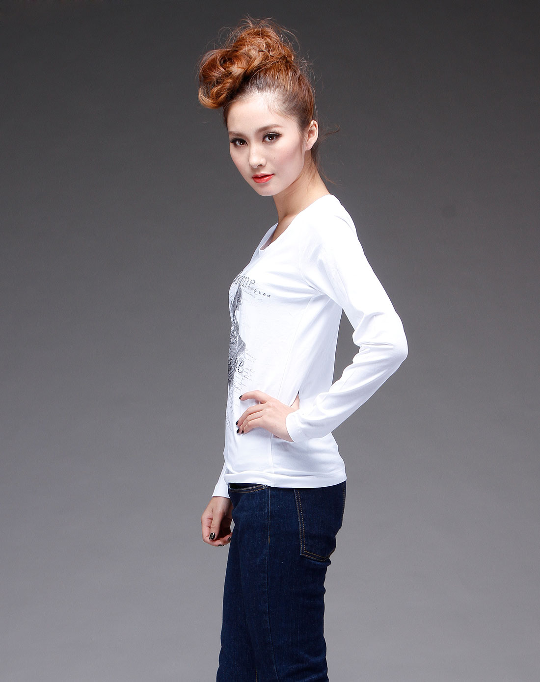 楚萨迪trussardi 女款白色电话图案长袖t恤