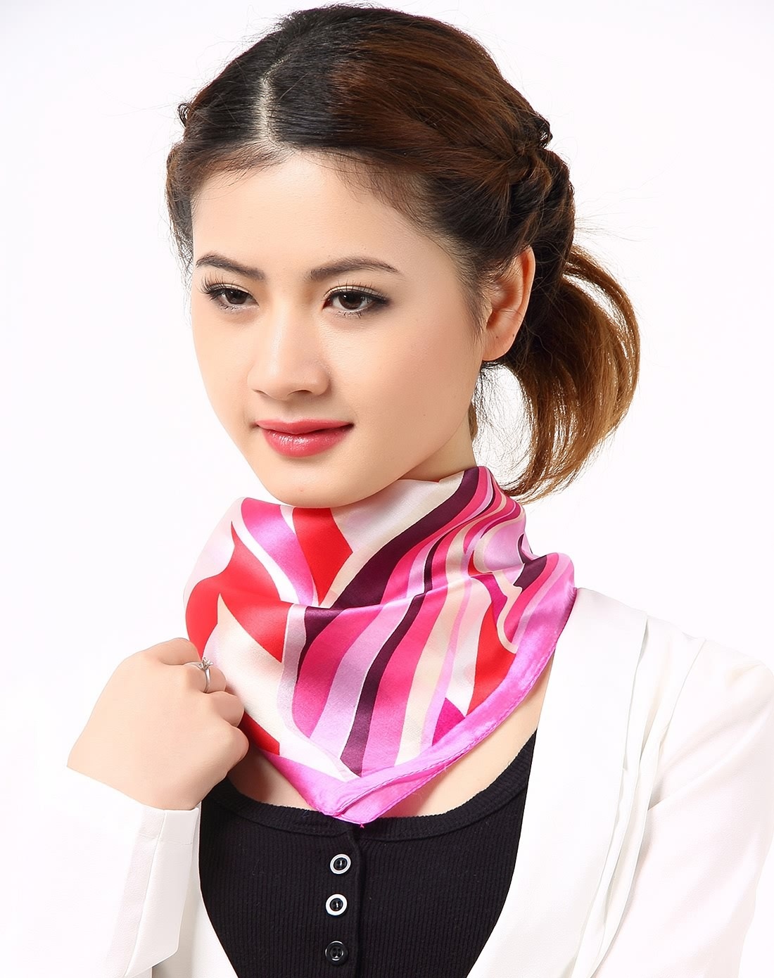 粉红丝带时尚百搭真丝小方巾