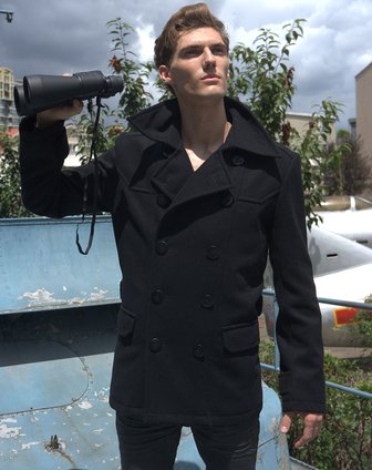 黑色海军呢大衣