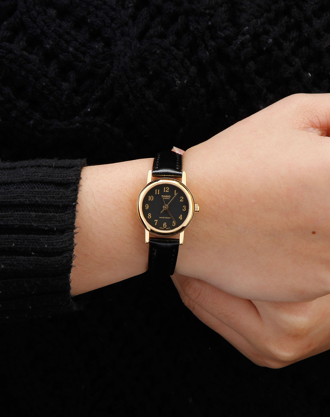 女款指针系列黑/金色简洁优雅石英表