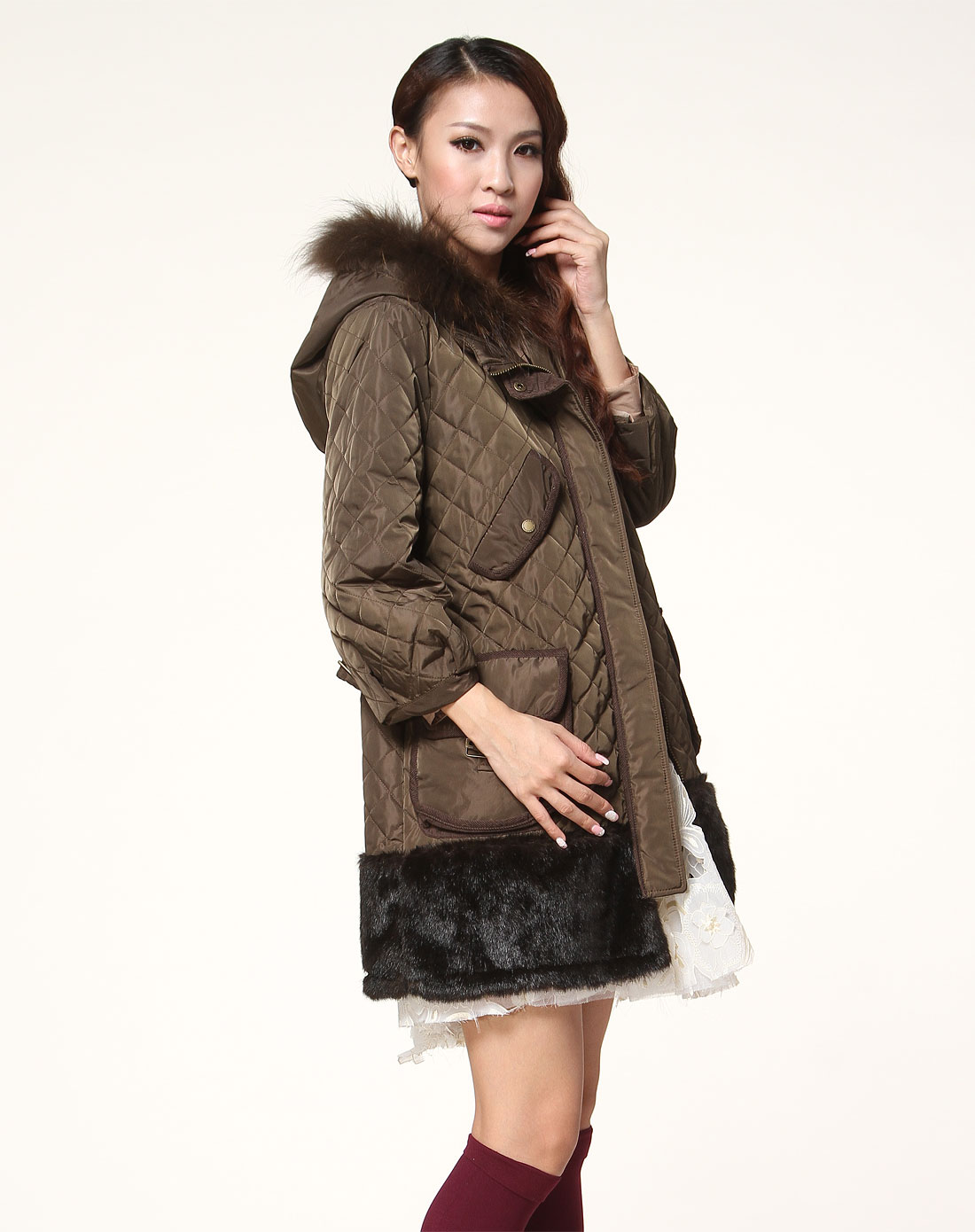 草灰绿色连帽拼料八分袖棉衣