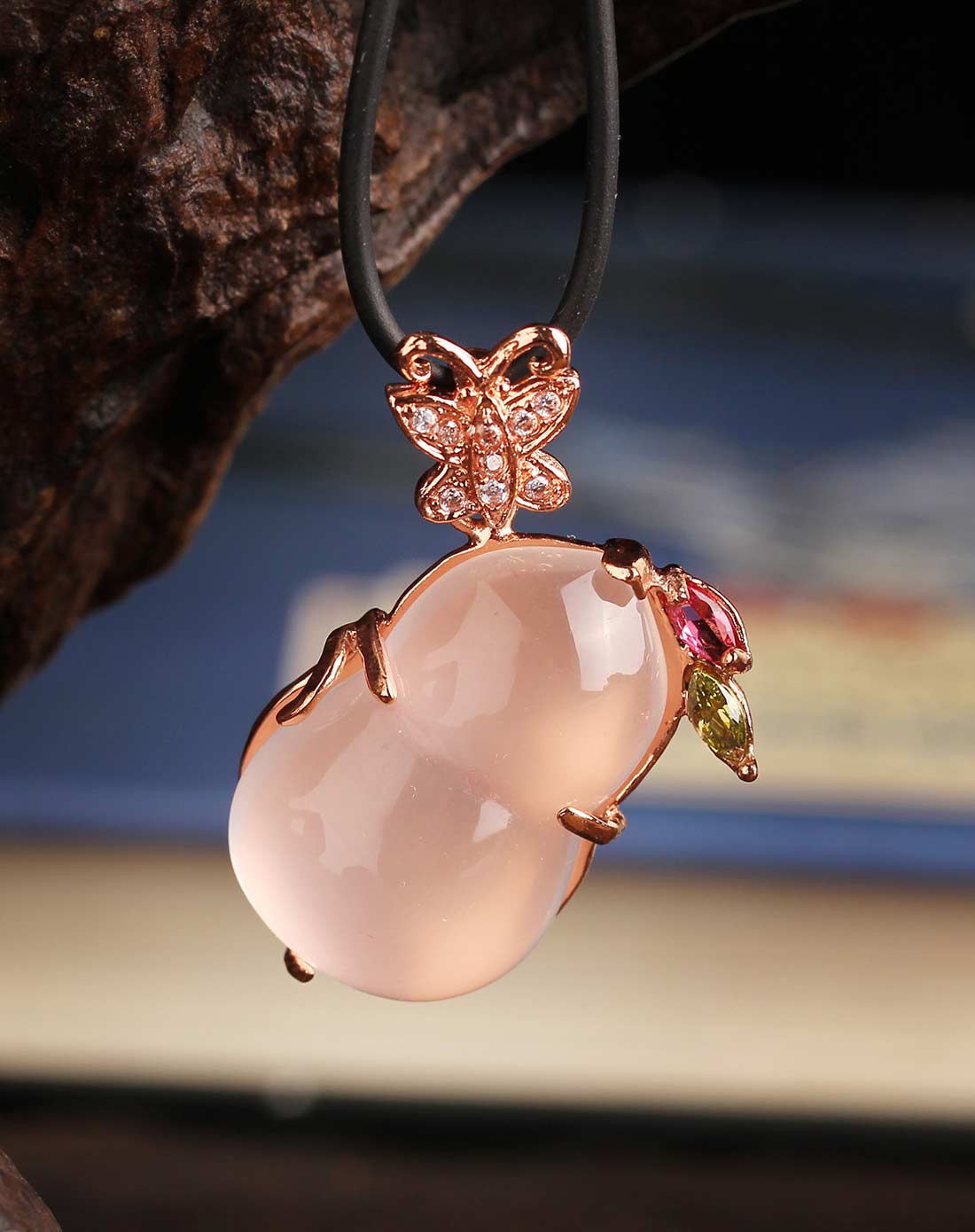 3a级天然冰种粉水晶葫芦蝴蝶镶嵌吊坠
