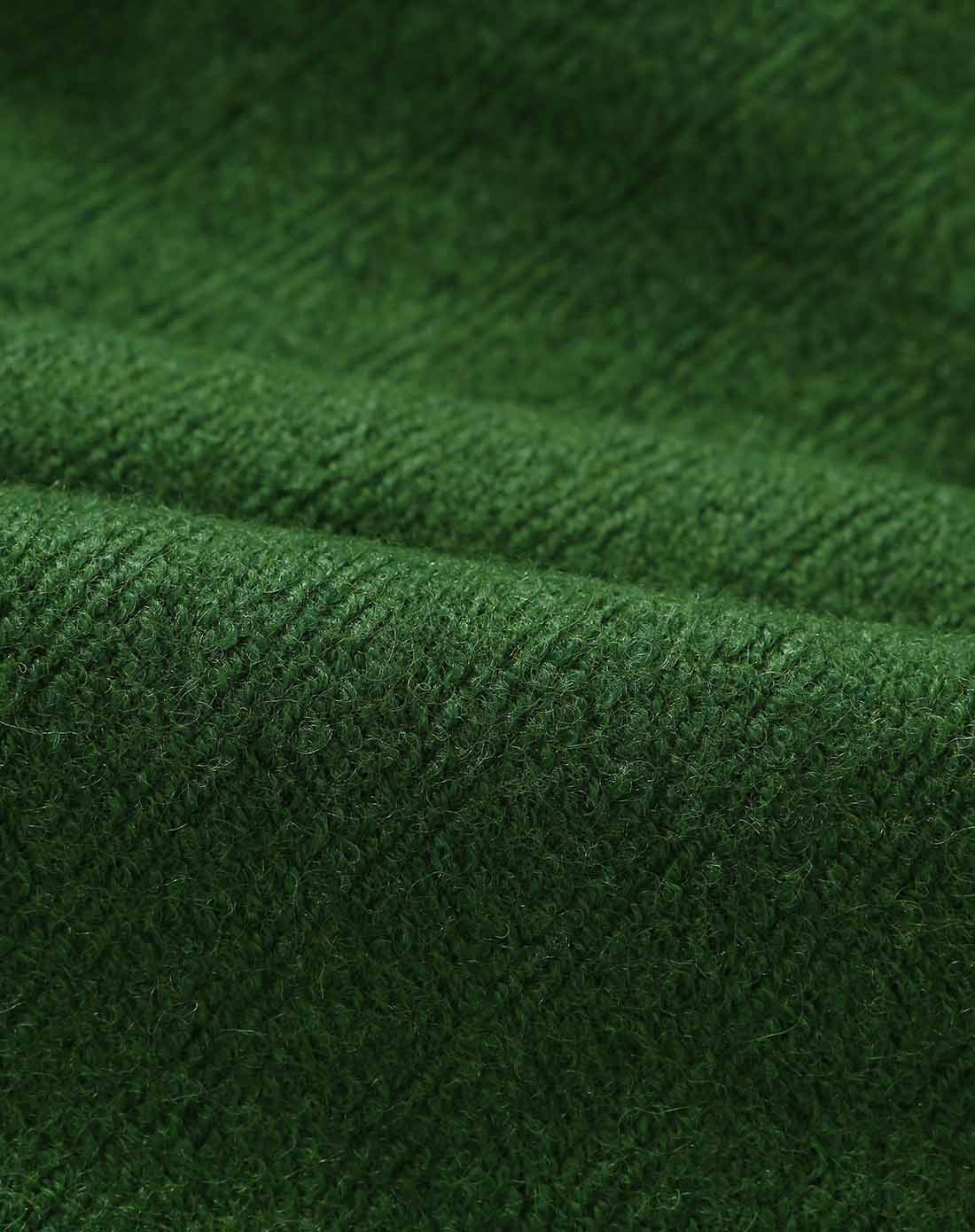 橄榄绿色大衣