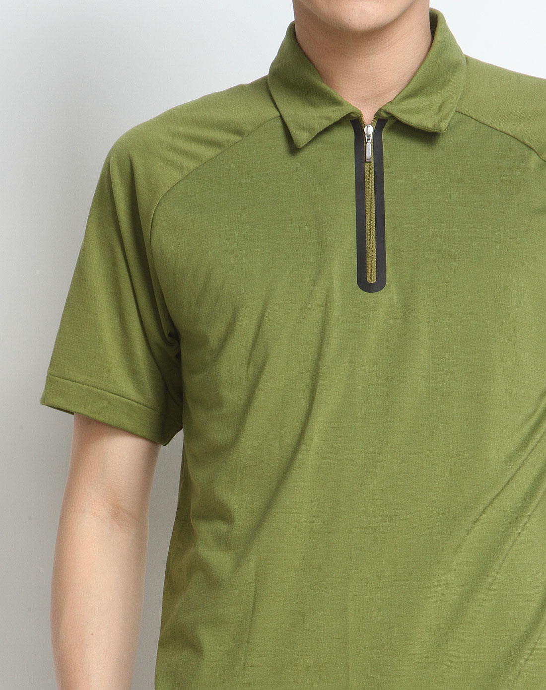 男款海藻绿色短袖t恤