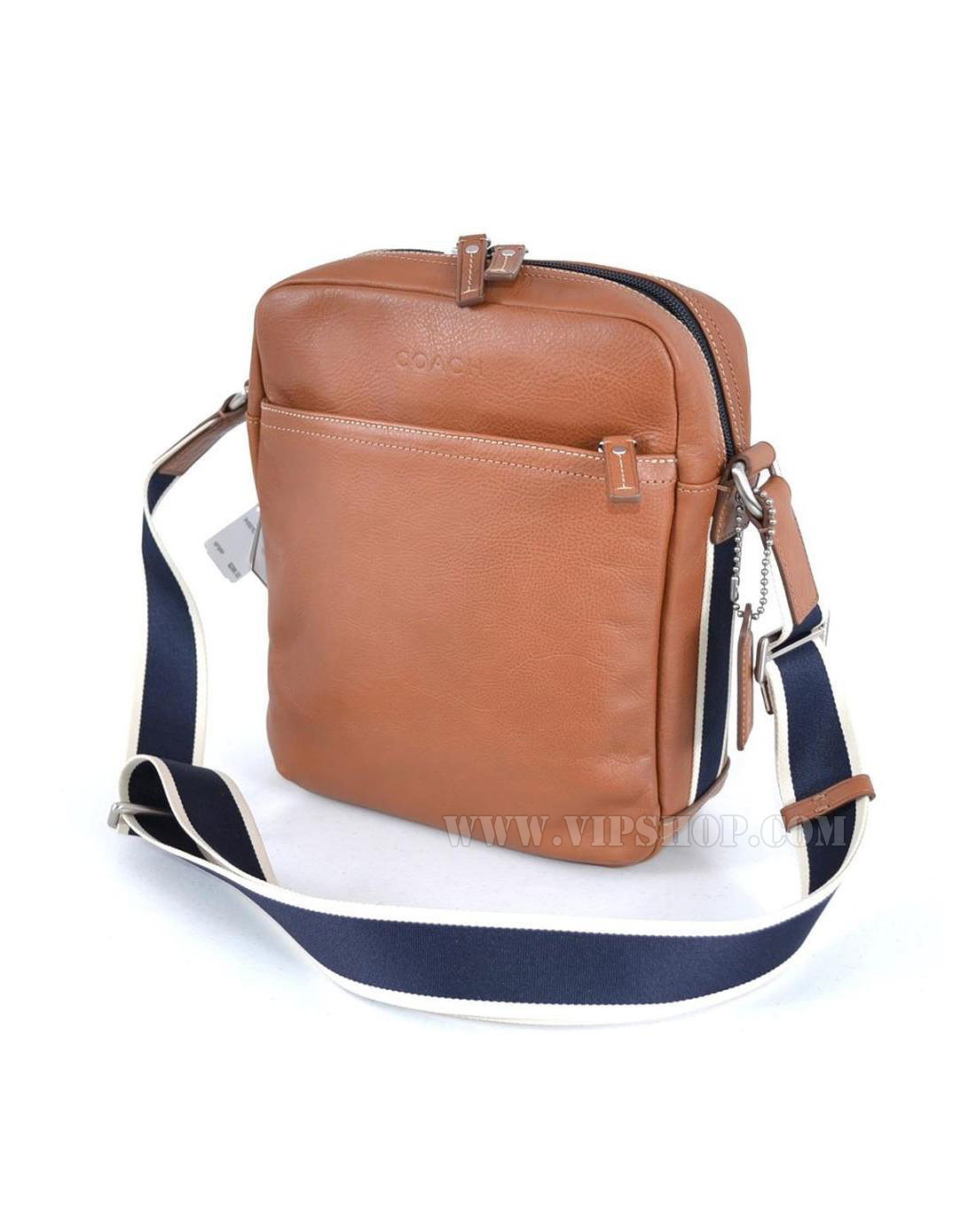 coach 男款斜挎包棕色
