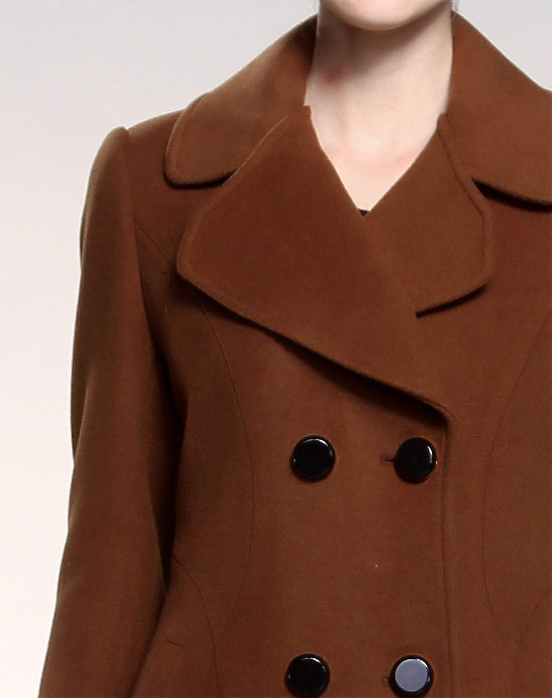 > 双排扣深驼色长袖大衣