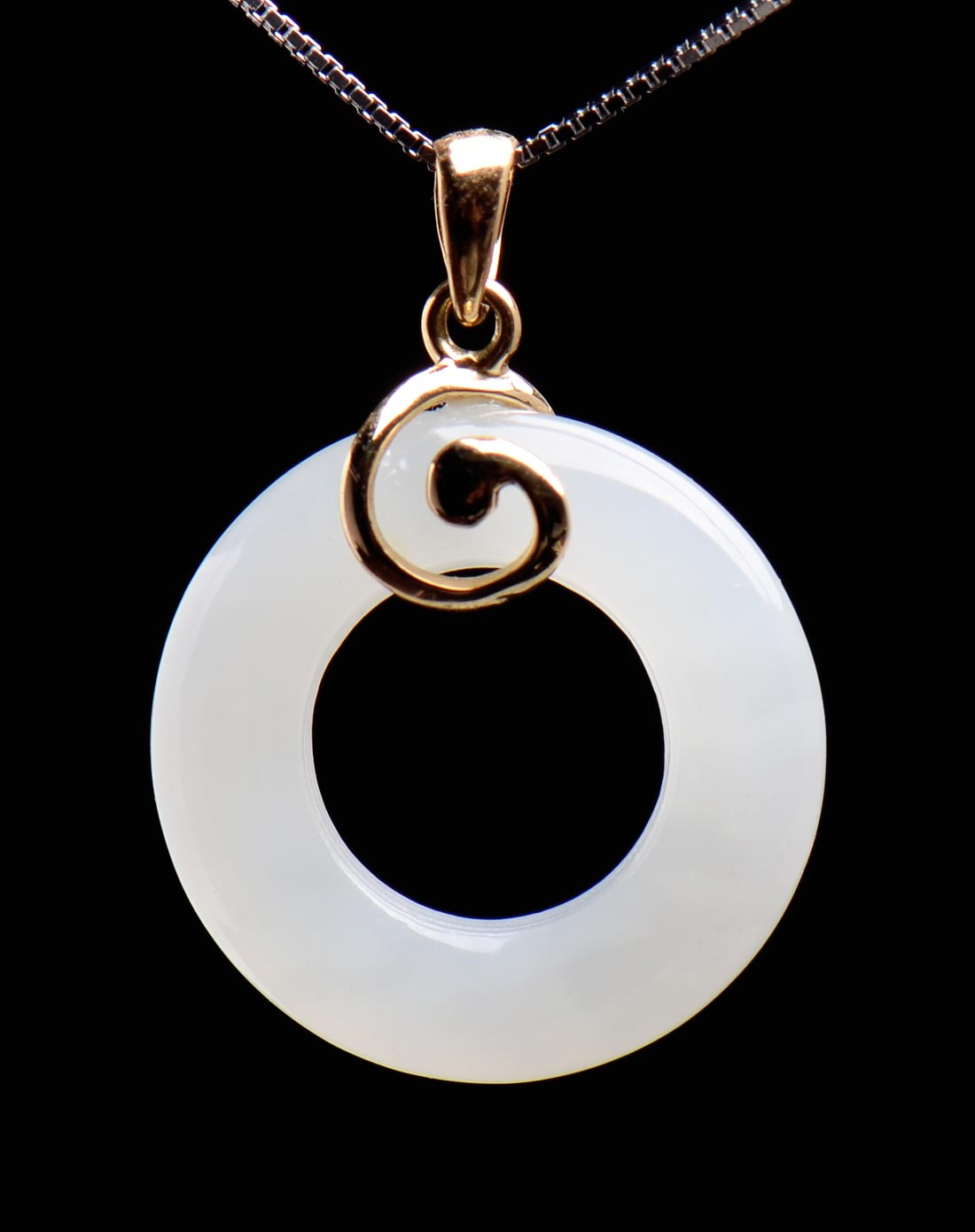 金蛇送福千足金镶白玉平安环吊坠