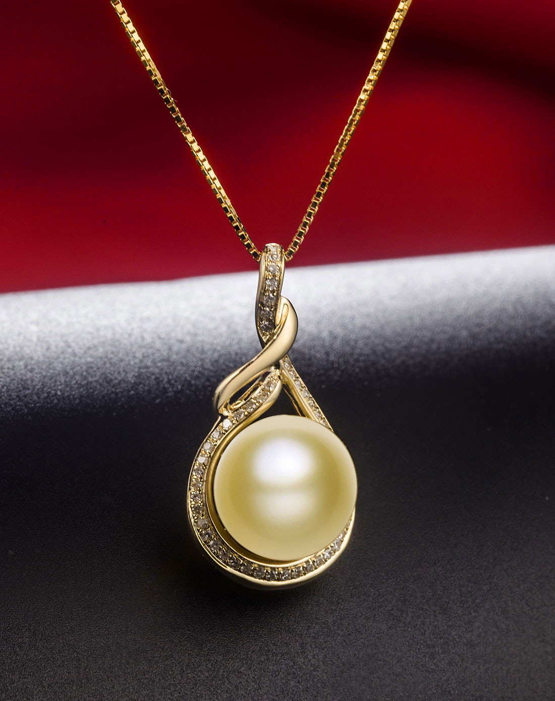 优雅迷人10-11mm南洋金珍珠k金钻石吊坠