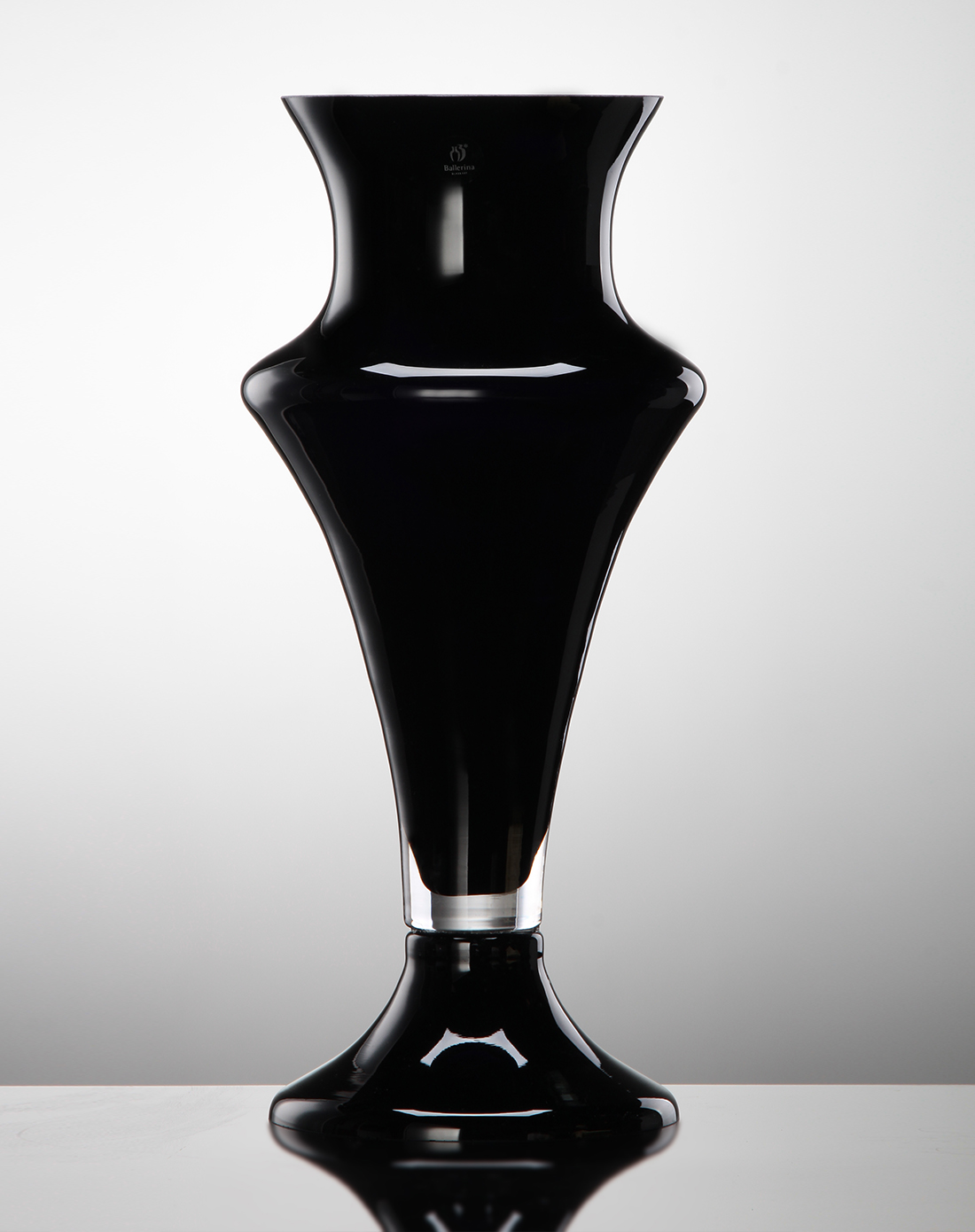 黑色黑瓷曲线插花花瓶