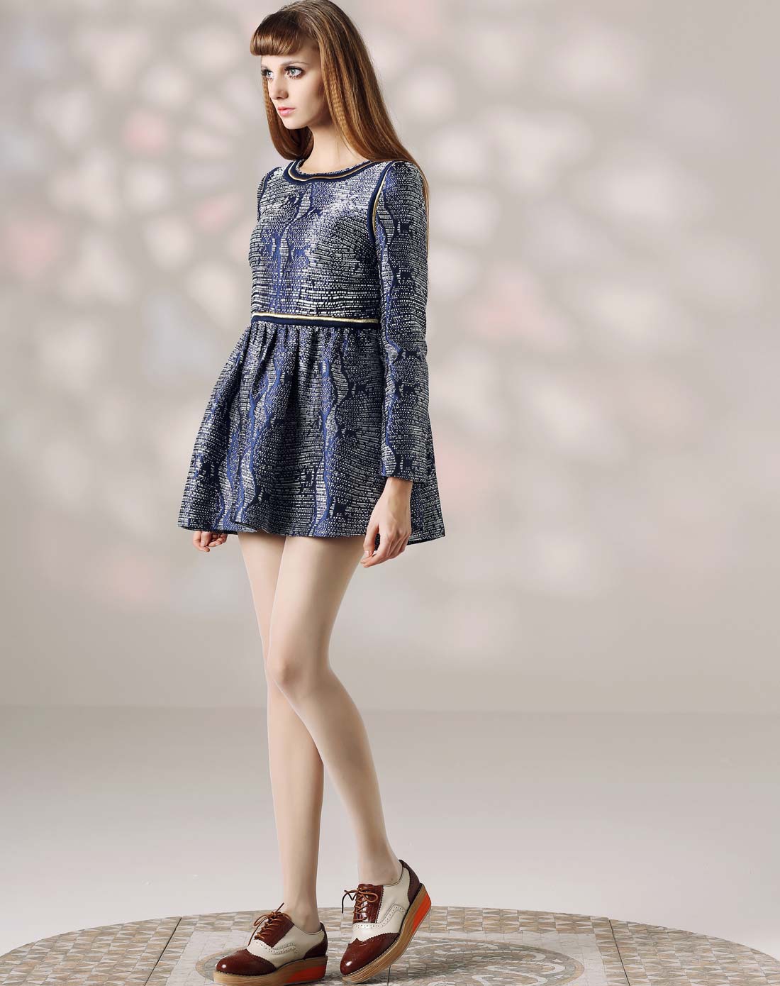 藏蓝立体绣花a型蓬蓬长袖高腰连衣裙