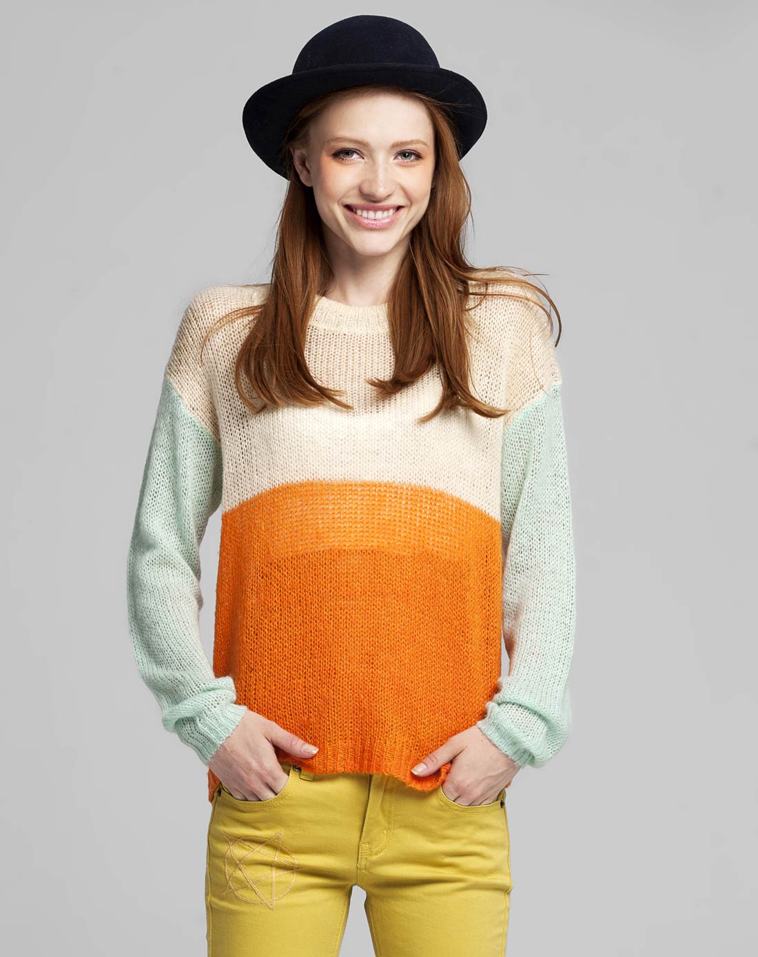 彩色色块拼接宽松长袖圆领毛衣