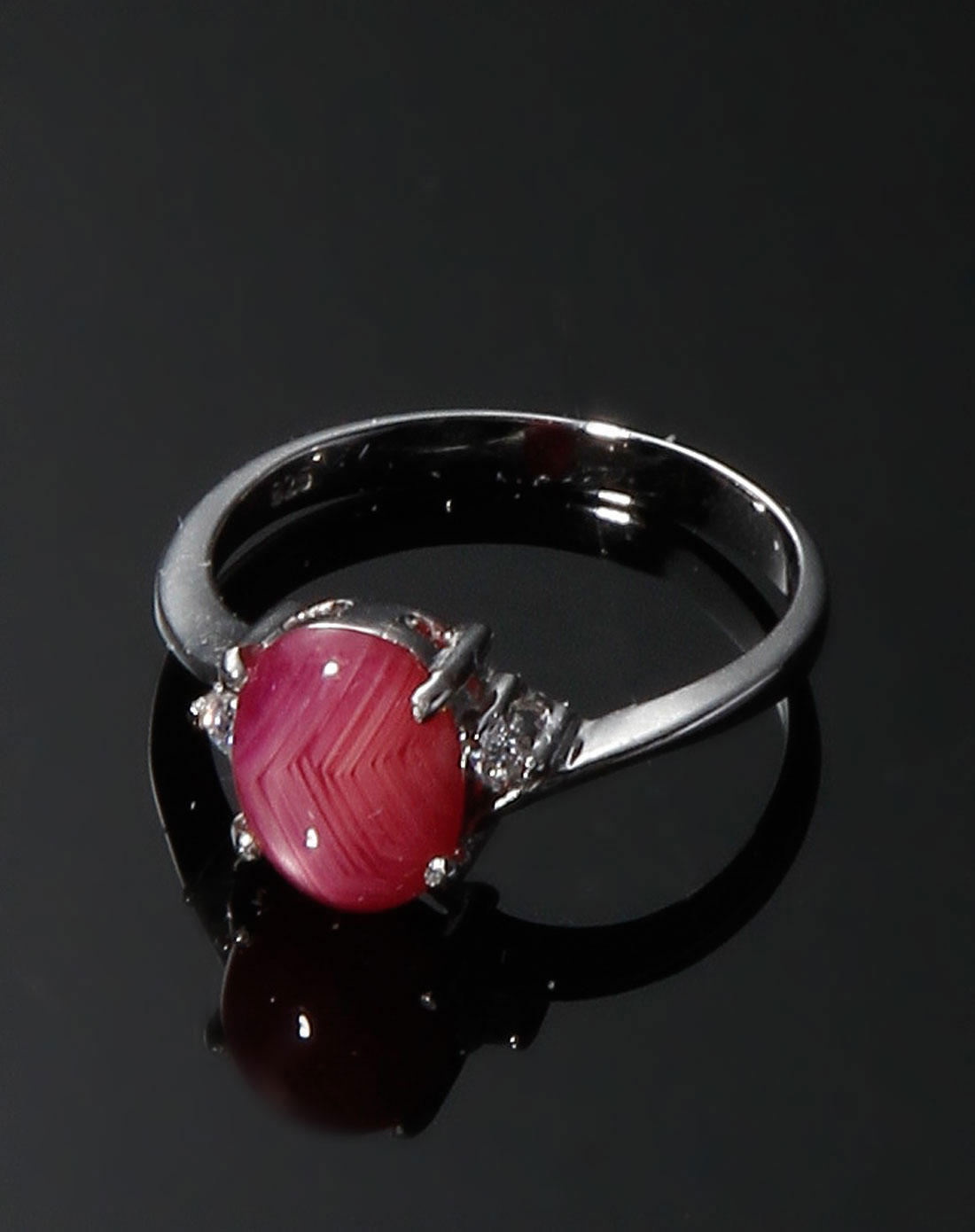 天然红宝石戒指