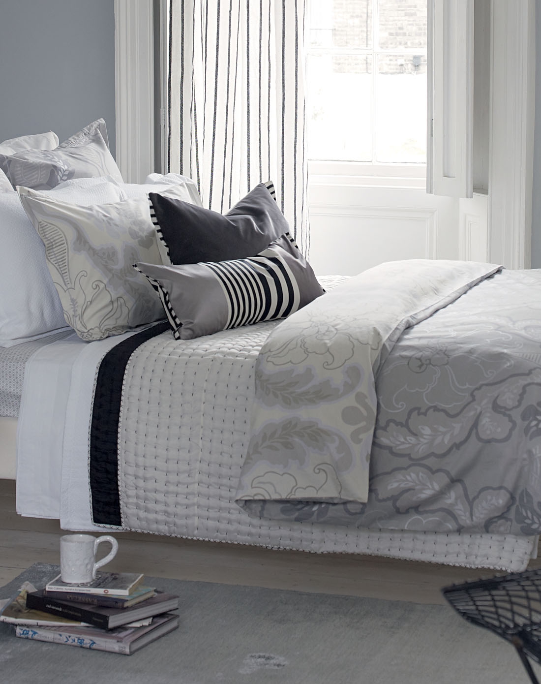 > 1.8米床灰色印花四件套