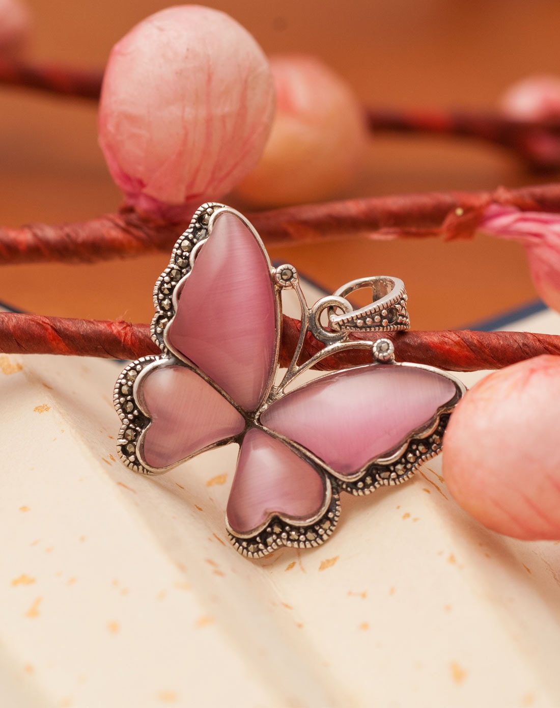 手工泰银粉色月光石吊坠-蝴蝶