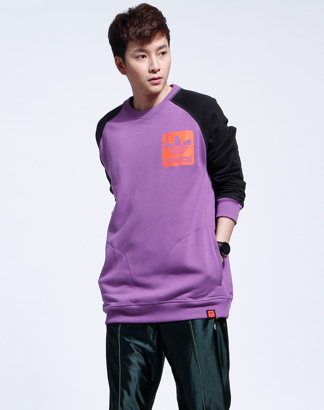 三叶草 男款紫/黑色圆领长袖卫衣