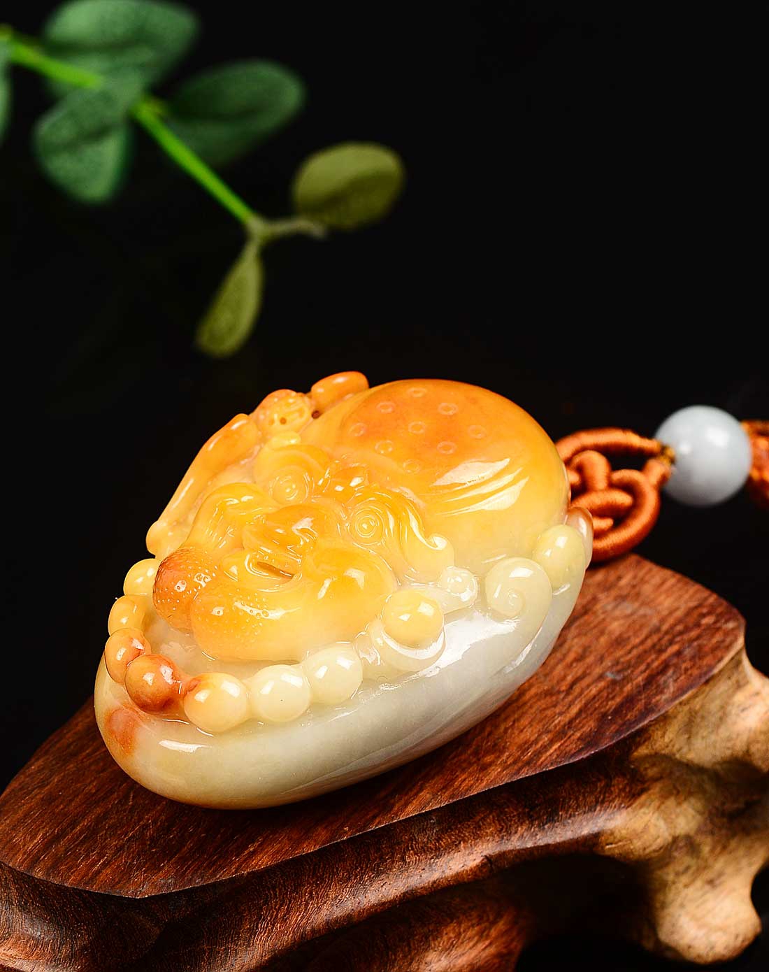 大师级精工天然a货翡翠黄翡达摩手把件