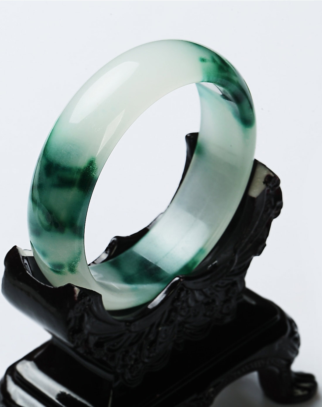 女款斑点绿色石英岩质玉手镯(附证书)