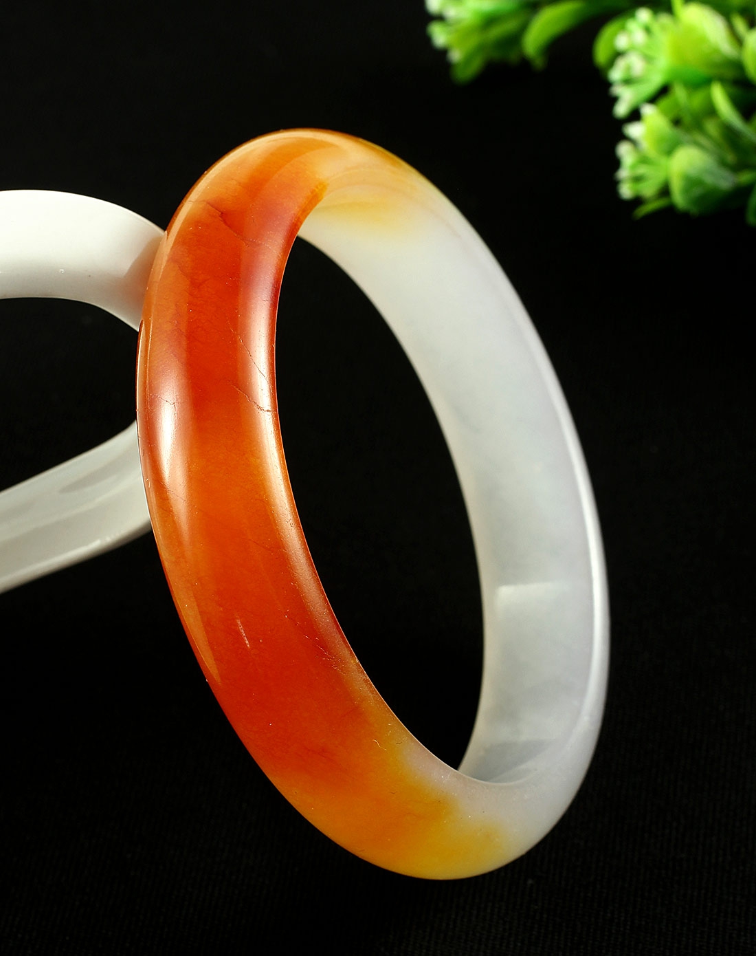 女款石英岩质玉手镯(附证书)