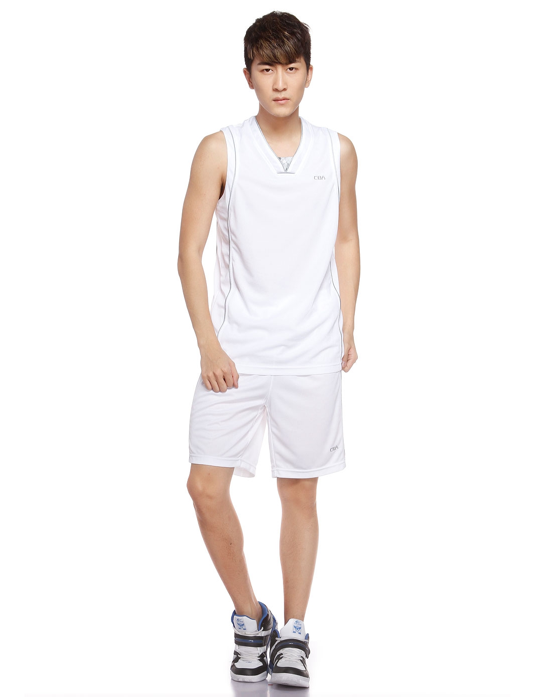 男款白色篮球服背心套装 透气舒适阳光