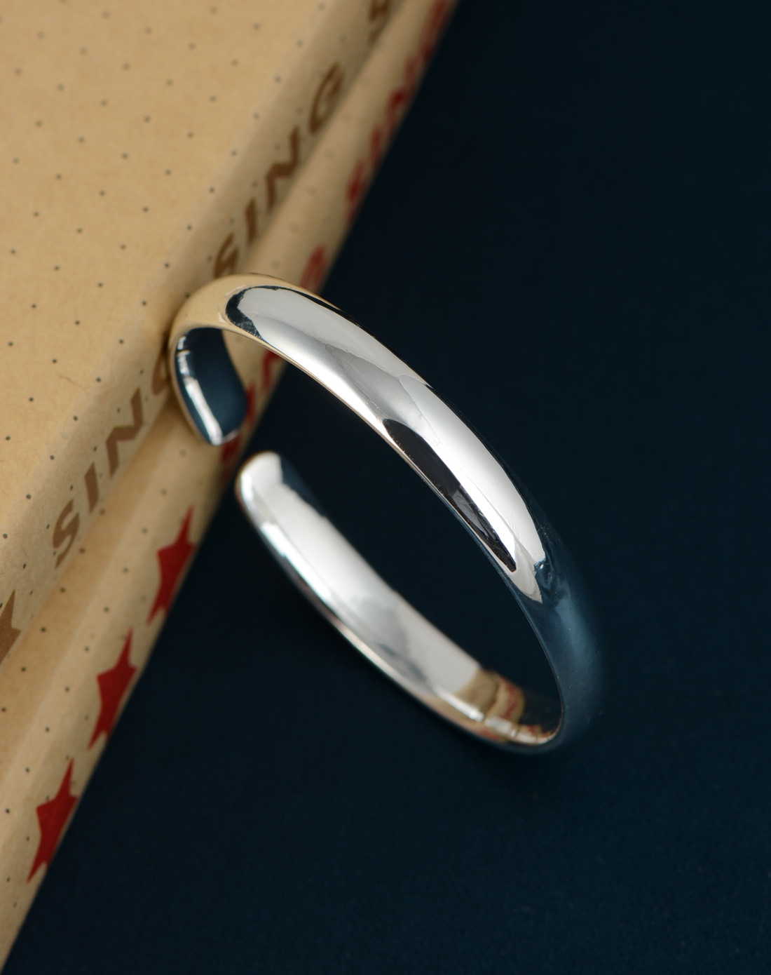 999千足银爱心光面开口银手镯