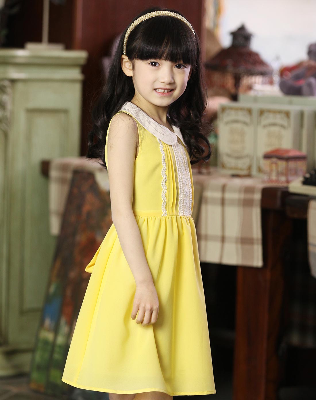 女童黄色连衣裙