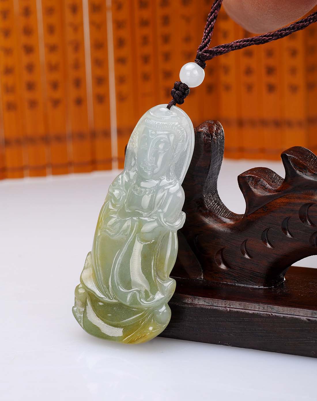 天然a货翡翠冰糯种祥云观音吊坠