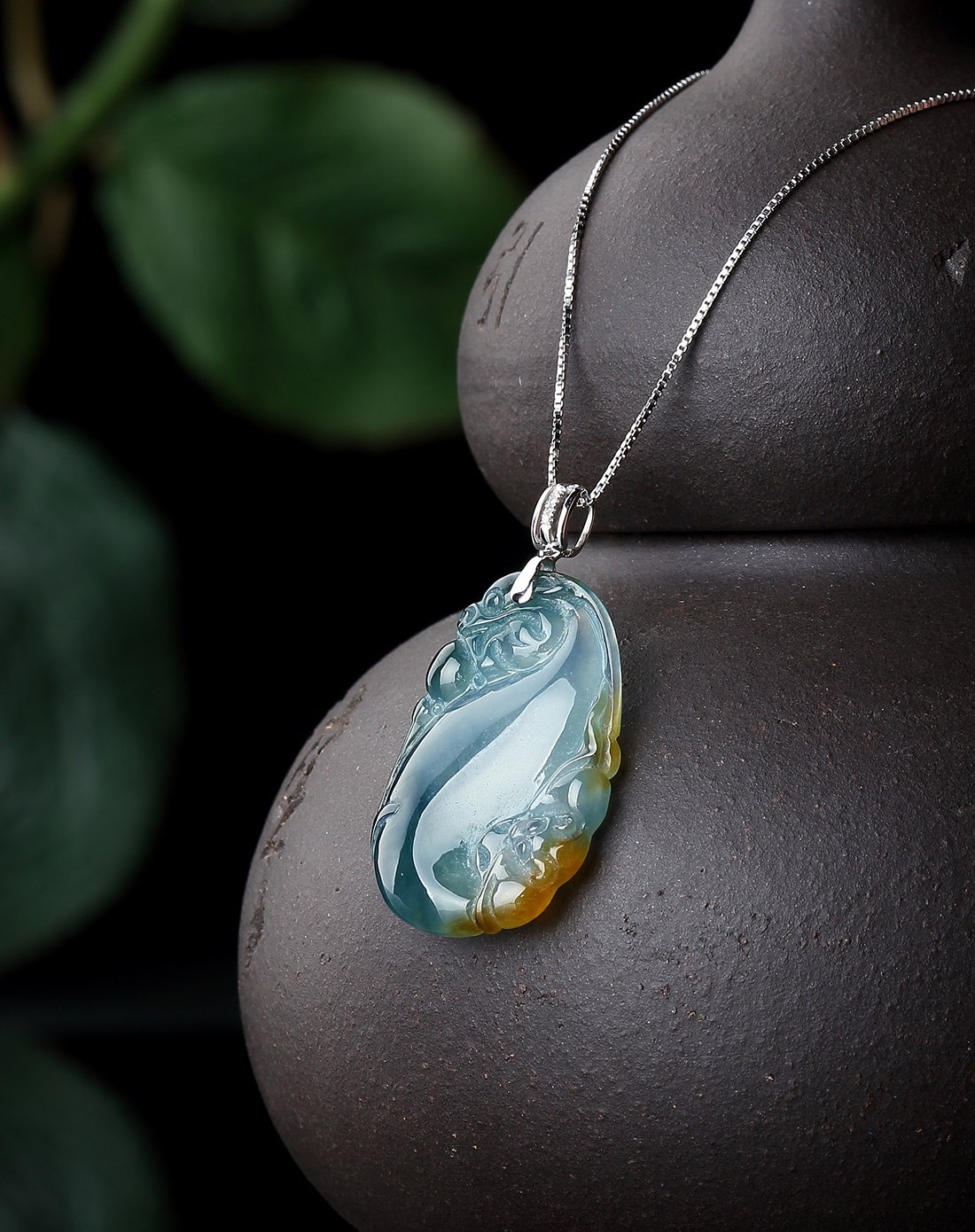 朵朵贝儿 18k金钻石翡翠吊坠高冰种龙如意 权威证书