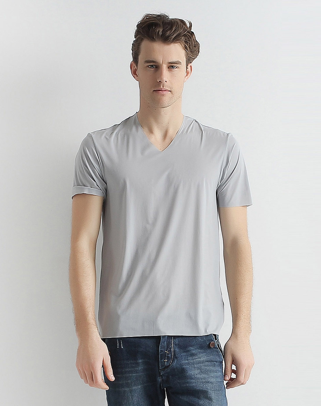 男款银灰色半袖衫(冰爽随形裁)