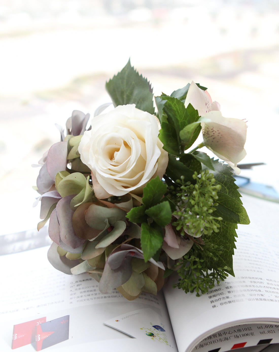 6头欧式绣球玫瑰仿真花束 浅紫/白