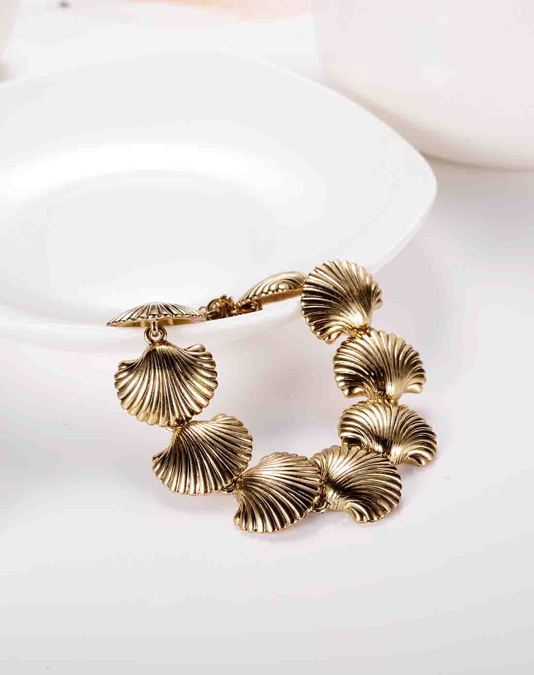 精致贝纹设计造型手链