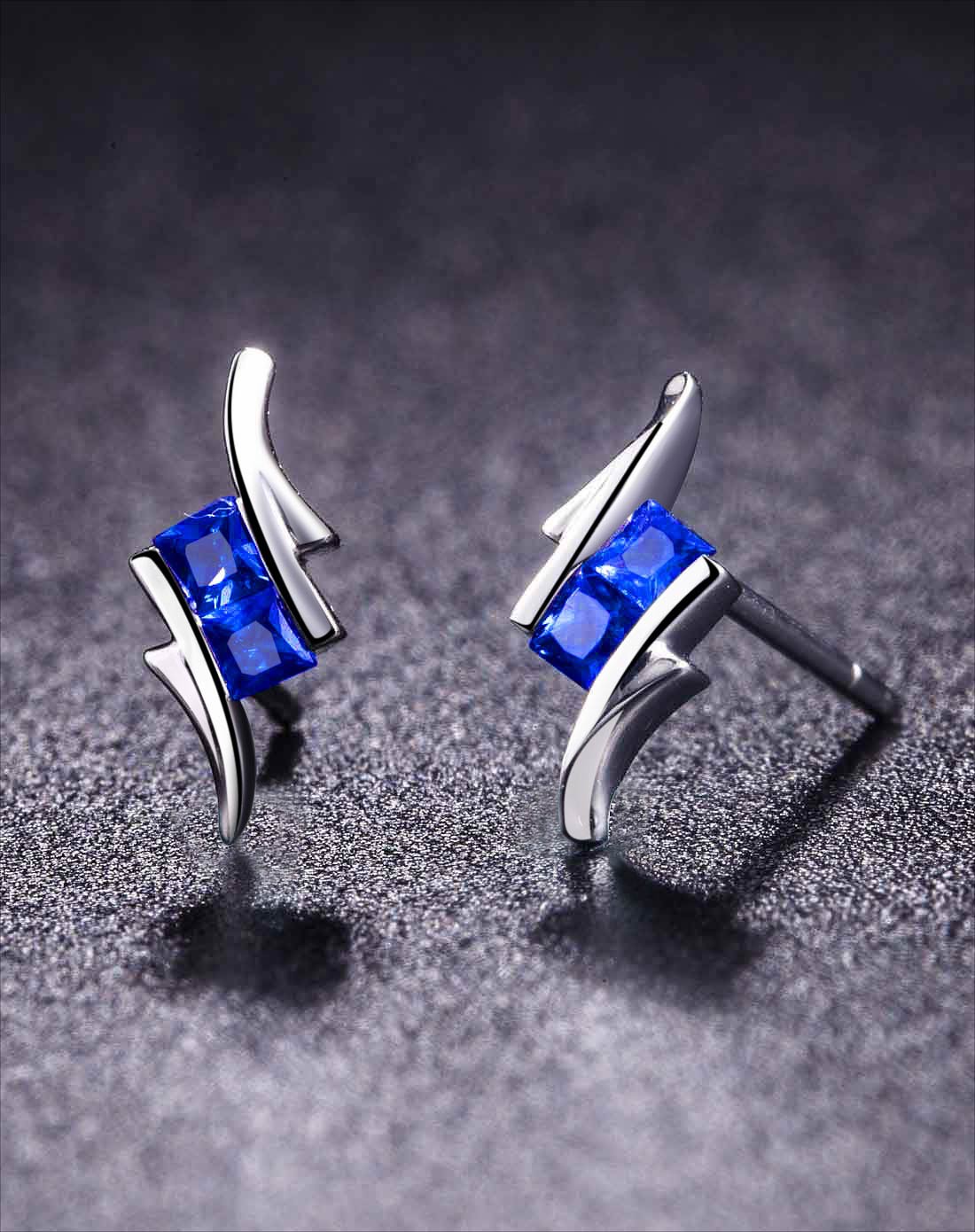 白18k金蓝宝石耳钉