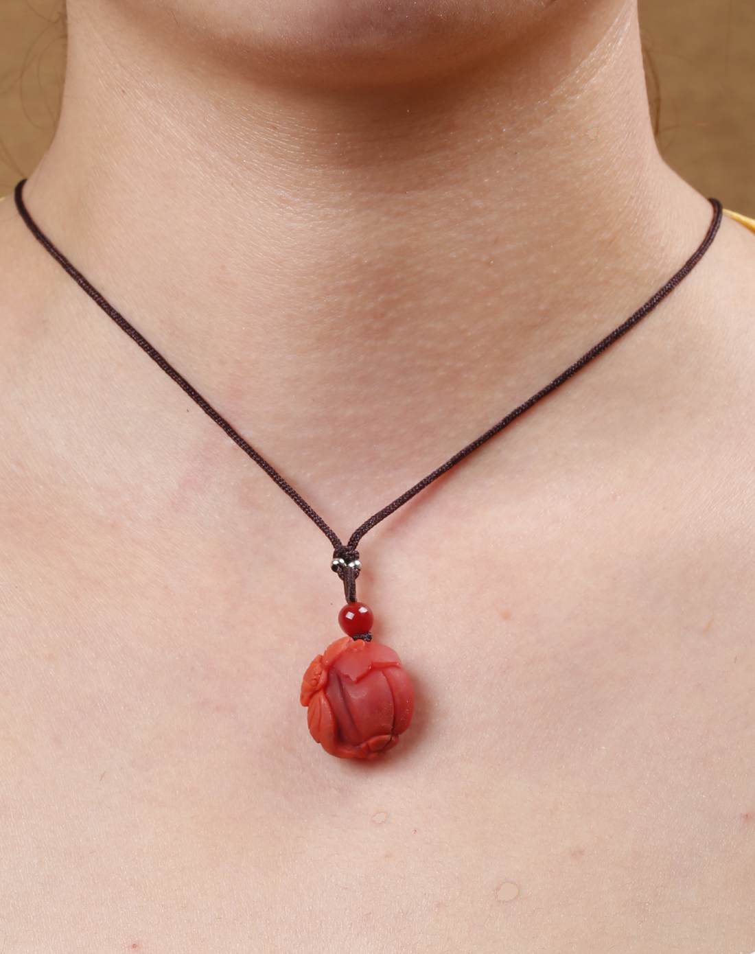 南红玛瑙雕刻吊坠寿比南山(附证书)