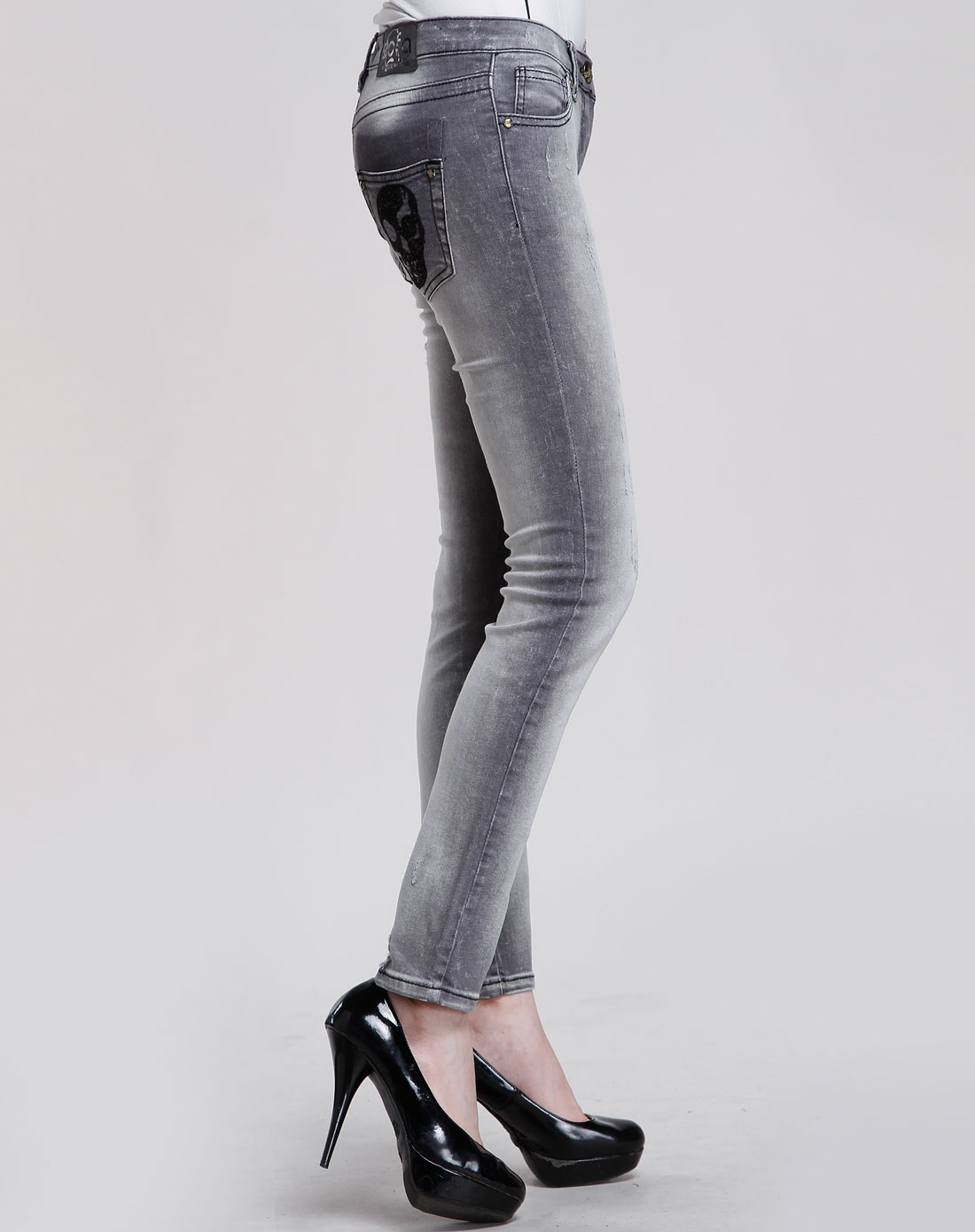 女款浅灰色休闲牛仔长裤