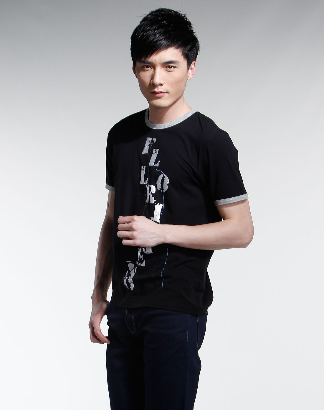 佛伦帝奴fllorinteno-黑色印字短袖t恤