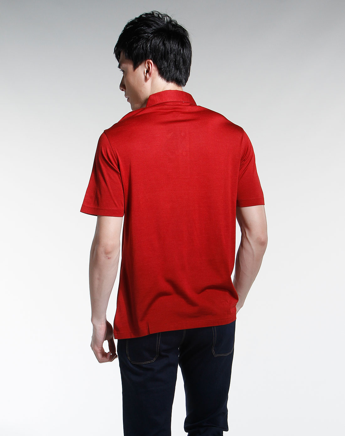 红色简约短袖t恤