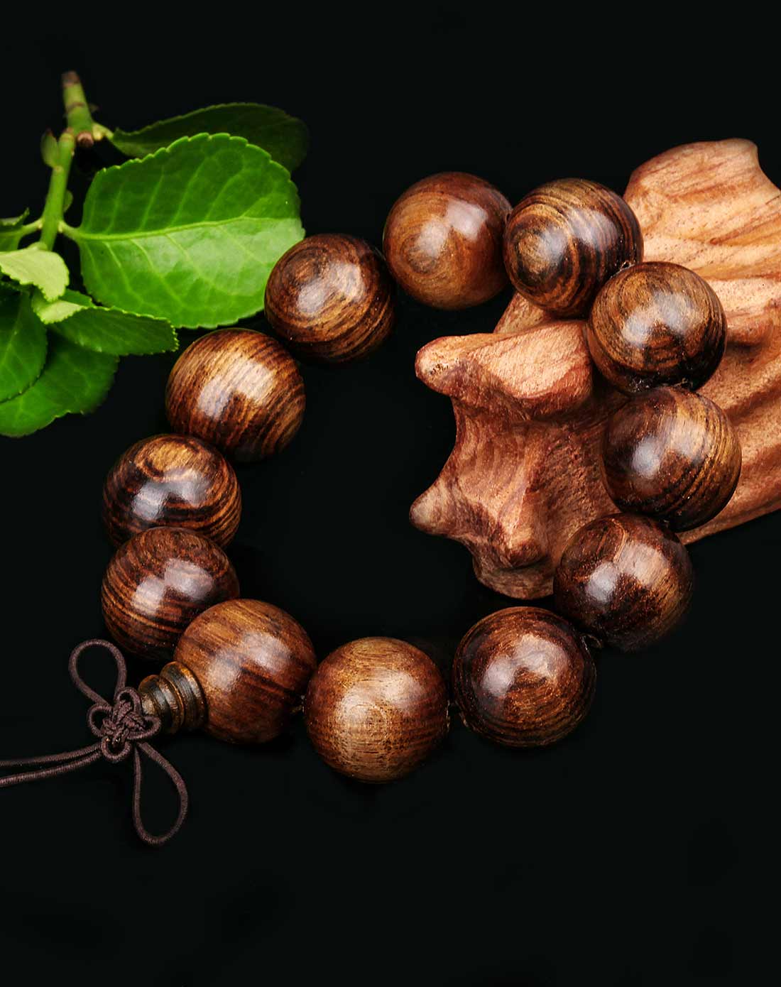 男浅绿色非洲檀香手串