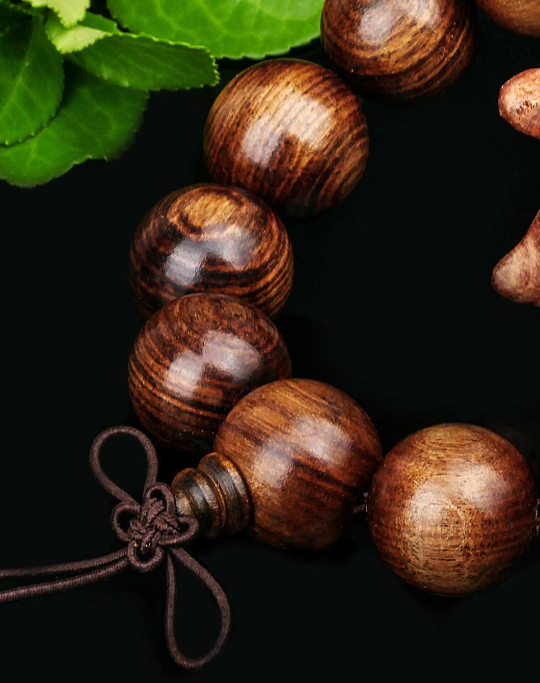 男浅绿色非洲檀香手串