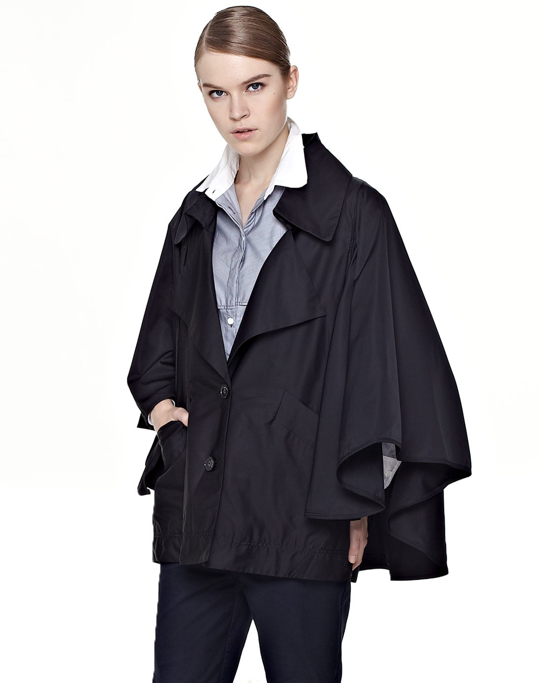 黑色潮流披肩式风衣