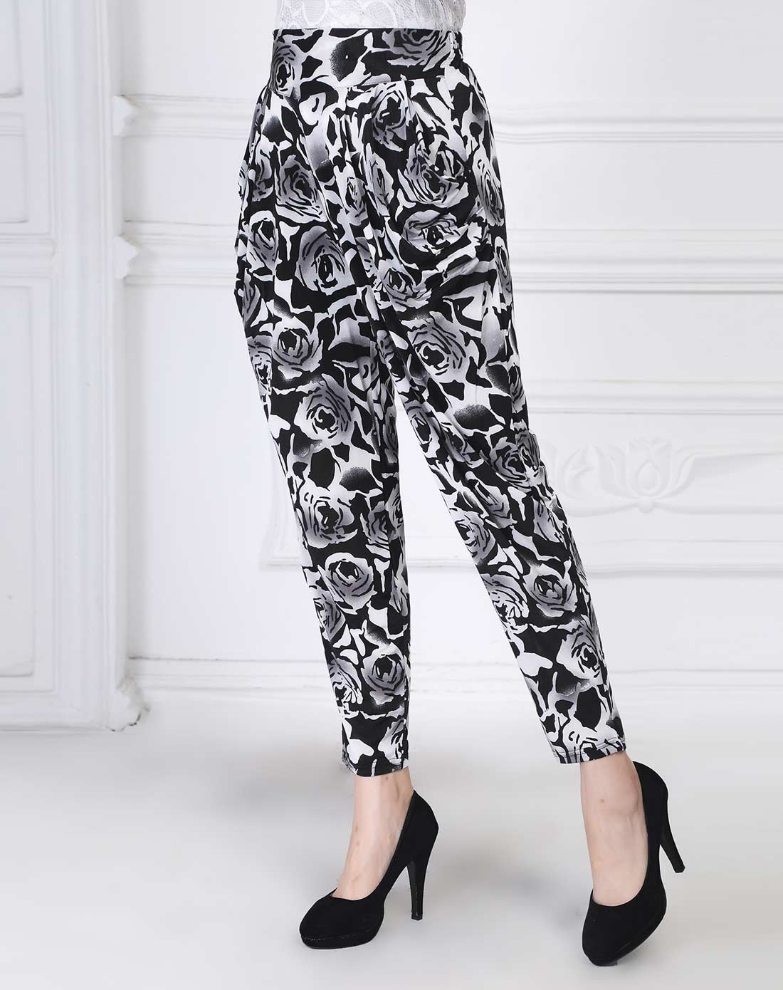 女士黑白花妈妈装时尚哈伦裤